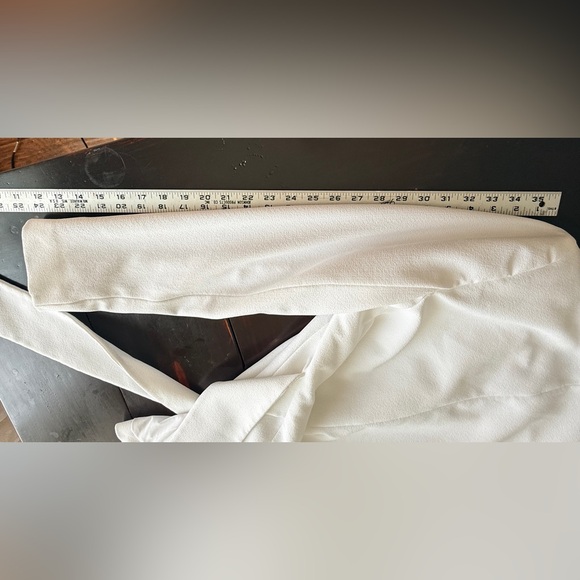 Preston & York EUC White Wrap Tie 
Front blazer. Fresh from dry cleaners 
Size 8 - Picture 9 of 11